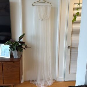 Elegant Ivory Tulle Veil